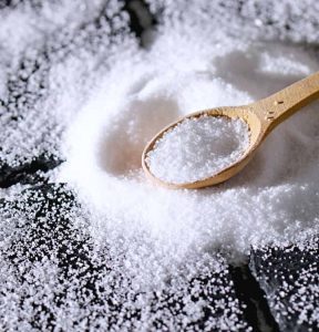 salt is used to add to pet food (อาหารแมวเค็มจากเกลือ) (1)